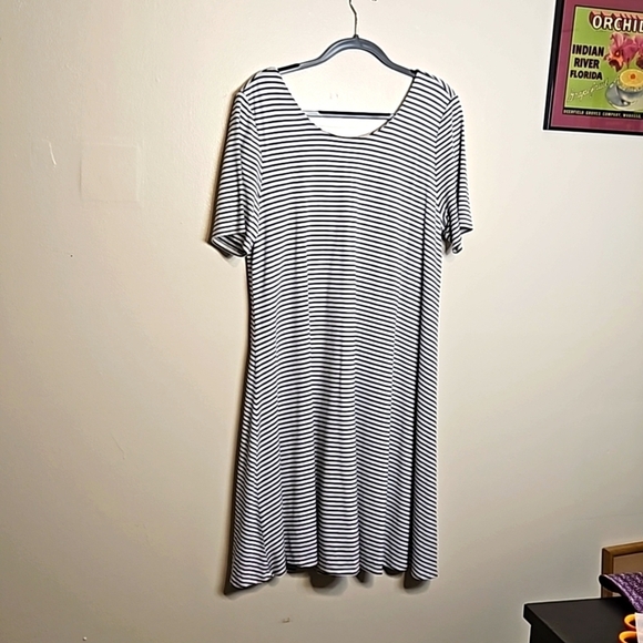 Gibson Latimer striped short sleeve shift dress scoop neck size twist back EUC - Picture 1 of 5
